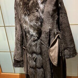"LUXURY Long Shearling & Fox Fur Coat - Élysée Fourrures"